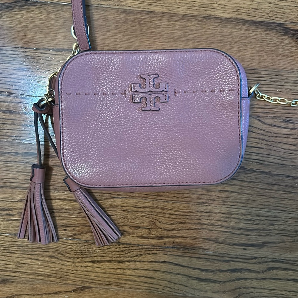 Tory Burch McGraw Camera Bag! Still available on website. Crossbody